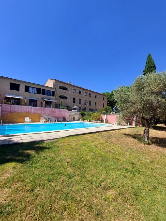 Logement D'Exception Pres Du Colorado Provencal Dans Une Residence Au Calme Avec Piscine Offrant Une Vue Imprenable Sur Le Luberon Depuis Sa Terrasse Viens Екстер'єр фото
