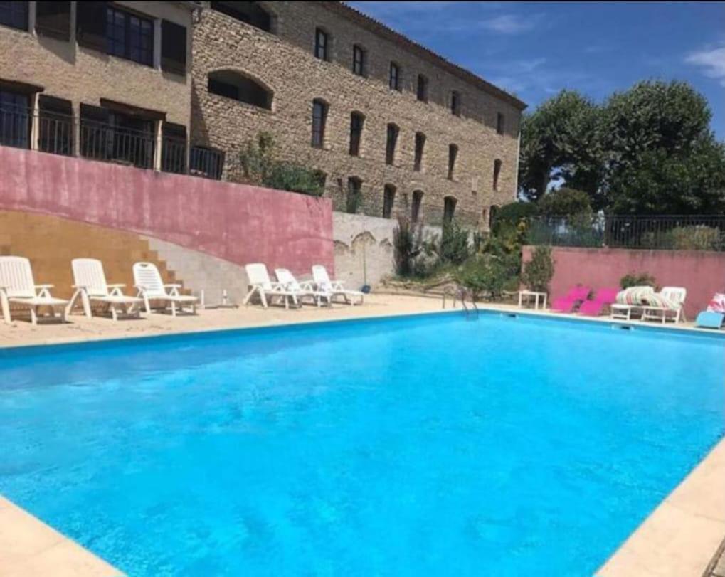 Logement D'Exception Pres Du Colorado Provencal Dans Une Residence Au Calme Avec Piscine Offrant Une Vue Imprenable Sur Le Luberon Depuis Sa Terrasse Viens Екстер'єр фото