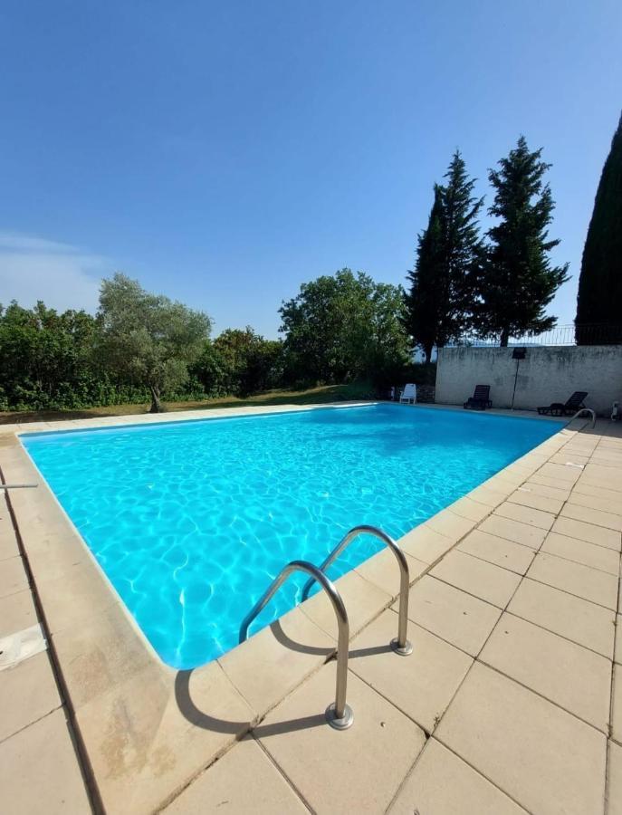 Logement D'Exception Pres Du Colorado Provencal Dans Une Residence Au Calme Avec Piscine Offrant Une Vue Imprenable Sur Le Luberon Depuis Sa Terrasse Viens Екстер'єр фото